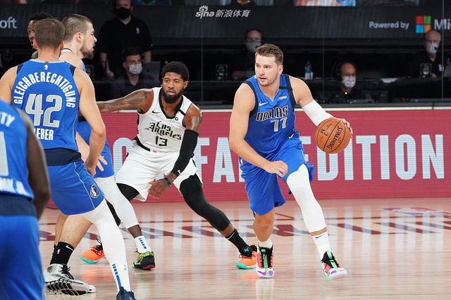 终场哨声吹 终场哨声吹