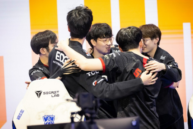 队的年轻化 队的年轻化